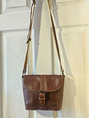 Cananu Structured Brown Leather Saddle Crossbody Shoulder Bag